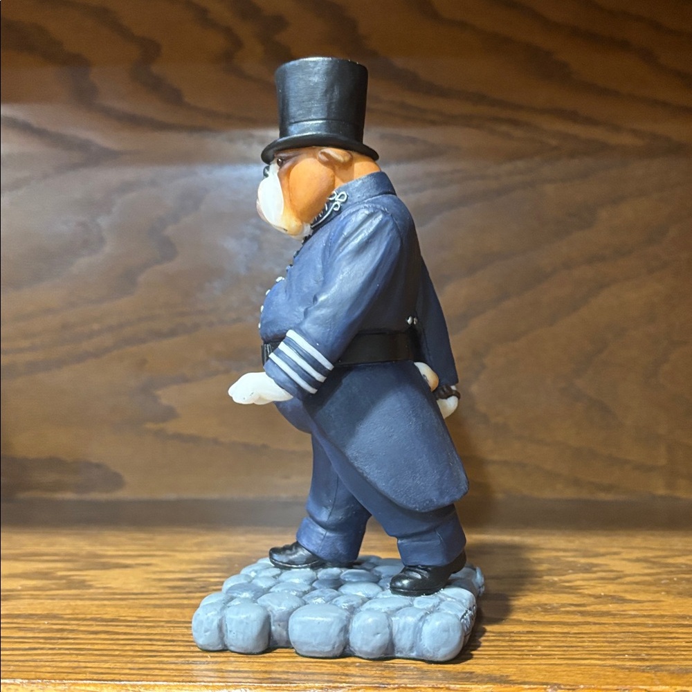 Robert Harrop Doggie People- UK 
“Bulldog Peeler” - Picture 2 of 5